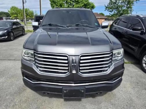 Gray 2015 Lincoln Navigator Base