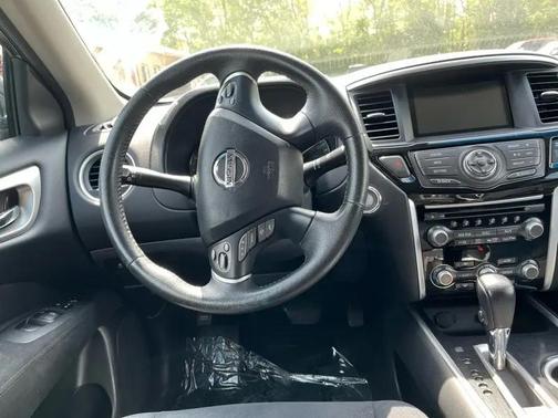 Gray 2013 Nissan Pathfinder SV