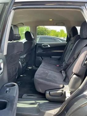 Gray 2013 Nissan Pathfinder SV