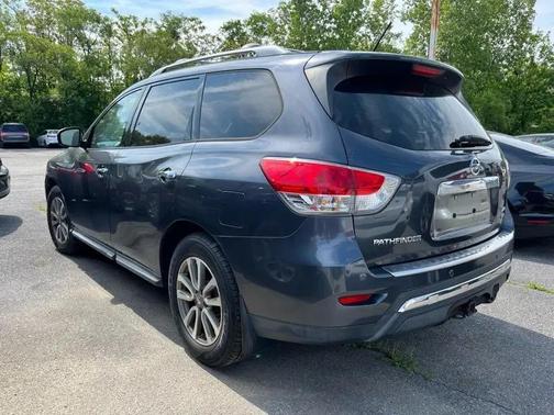 Gray 2013 Nissan Pathfinder SV