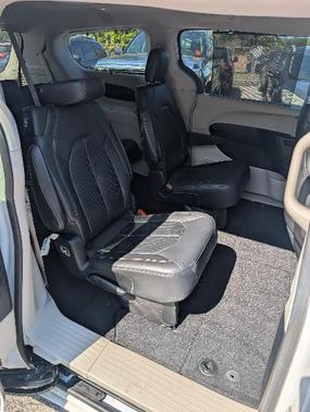 2018 Chrysler Pacifica Touring-L