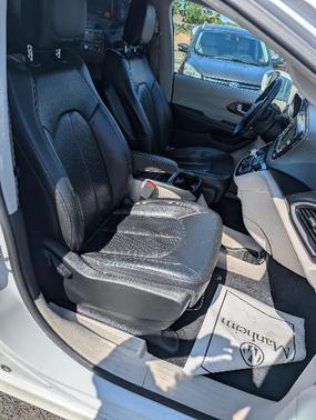 2018 Chrysler Pacifica Touring-L