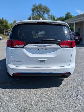 2018 Chrysler Pacifica Touring-L