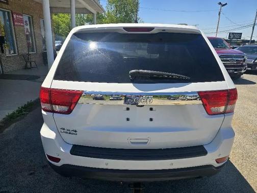 White 2013 Jeep Grand Cherokee Laredo
