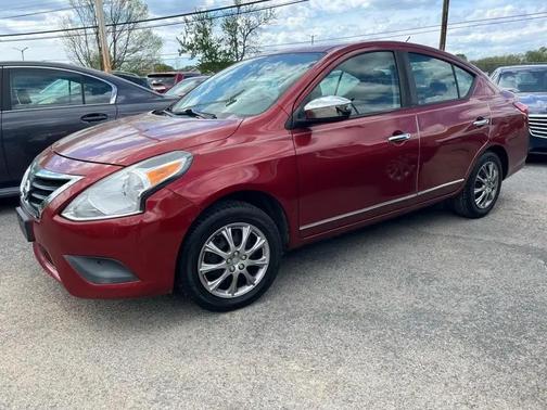 Red 2018 Nissan Versa 1.6 SV