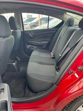 Red 2018 Nissan Versa 1.6 SV
