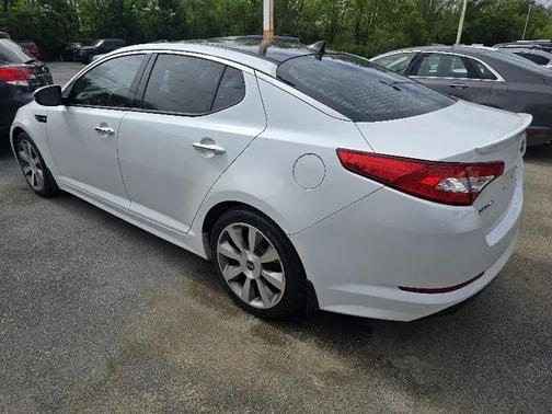 White 2013 Kia Optima SX