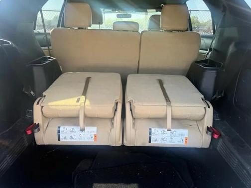 White 2017 Ford Explorer XLT