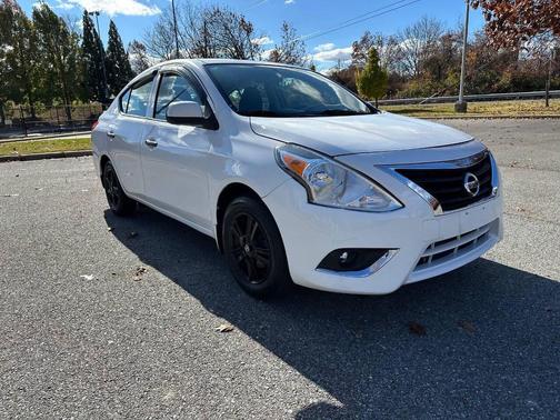 2019 Nissan Versa 1.6 S+
