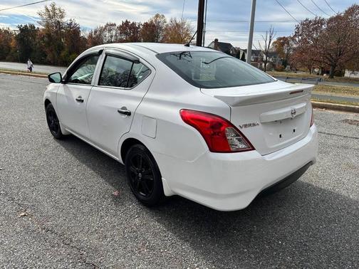 2019 Nissan Versa 1.6 S+