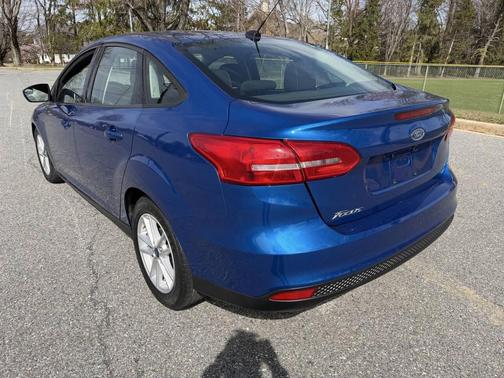 Lightning Blue Metallic 2018 Ford Focus SE