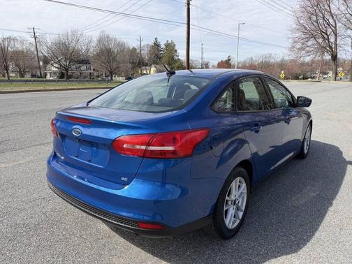 Lightning Blue Metallic 2018 Ford Focus SE