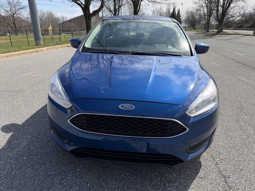 Lightning Blue Metallic 2018 Ford Focus SE