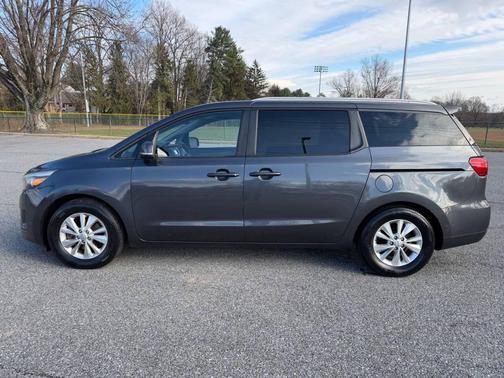 2015 Kia Sedona LX