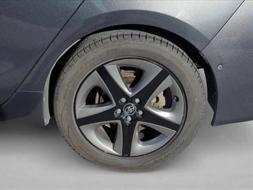 2021 Toyota Prius XLE