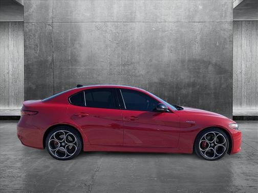 2023 Alfa Romeo Giulia Veloce RWD