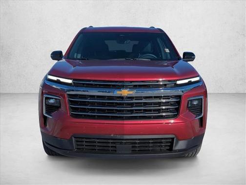 Radiant Red Tintcoat 2026 Chevrolet Traverse LT