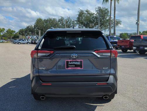 2025 Toyota RAV4 XLE