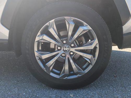 2022 Toyota RAV4 Hybrid XLE Premium