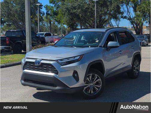 2022 Toyota RAV4 Hybrid XLE Premium