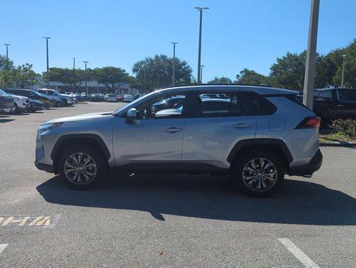 2022 Toyota RAV4 Hybrid XLE Premium