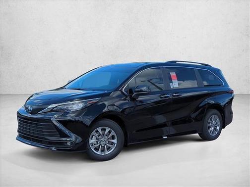 2025 Toyota Sienna XLE