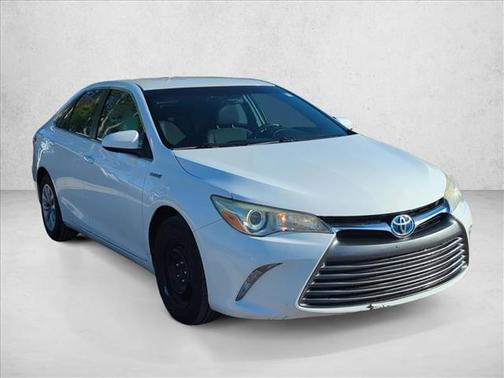 Super White 2015 Toyota Camry Hybrid LE