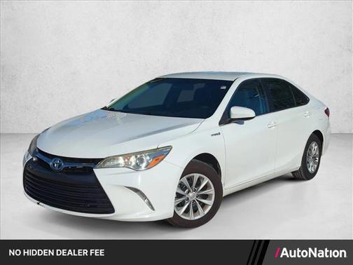 Super White 2015 Toyota Camry Hybrid LE