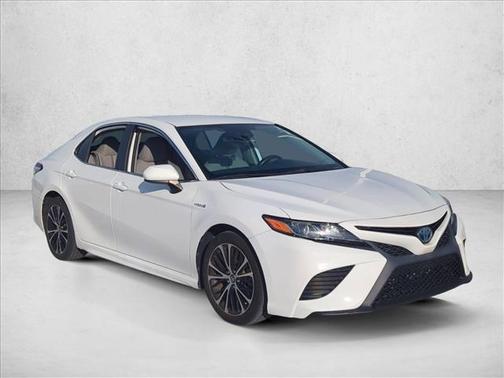 2020 Toyota Camry SE