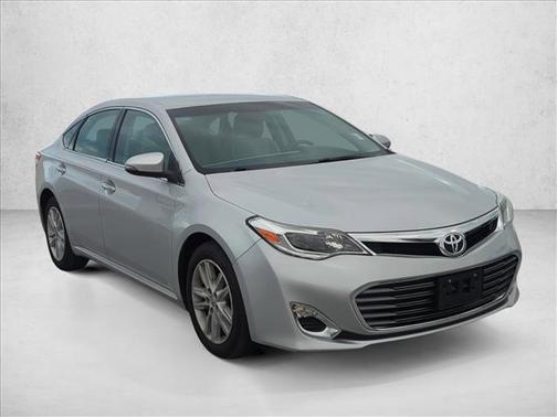 Classic Silver Metallic 2014 Toyota Avalon XLE
