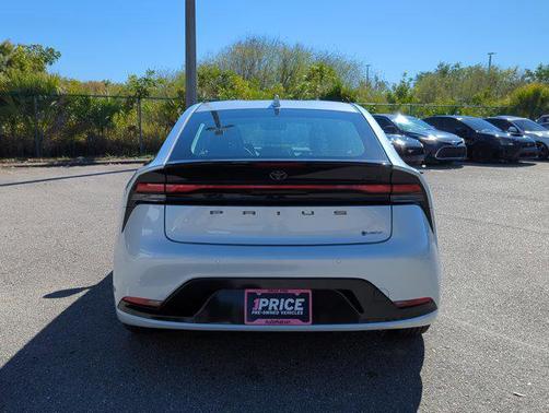 2025 Toyota Prius XLE