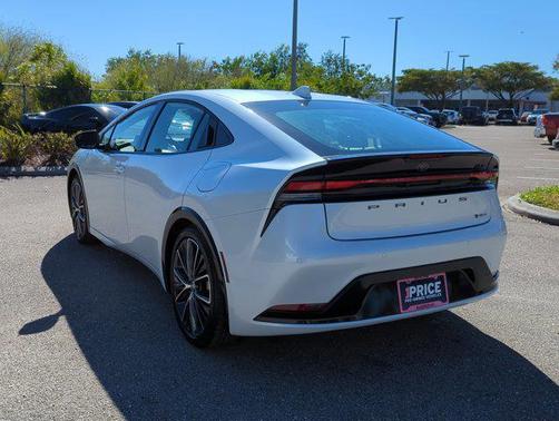 2025 Toyota Prius XLE