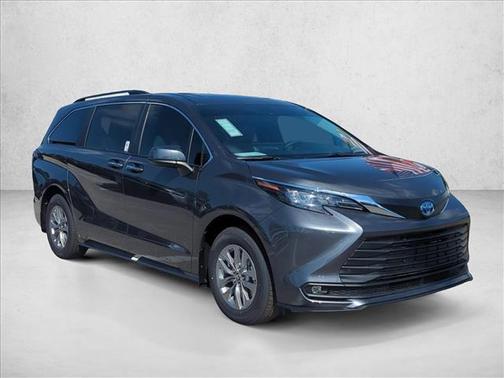 2025 Toyota Sienna XLE