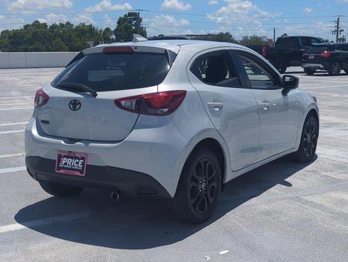 2020 Toyota Yaris Sedan LE