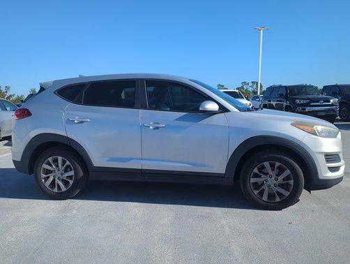 Molten Silver 2019 Hyundai TUCSON SE