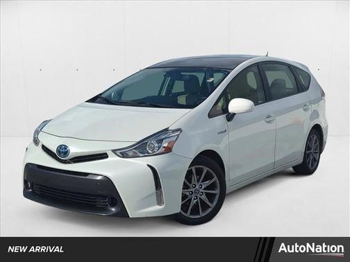 2017 Toyota Prius v Five