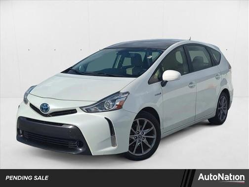 2017 Toyota Prius v Five