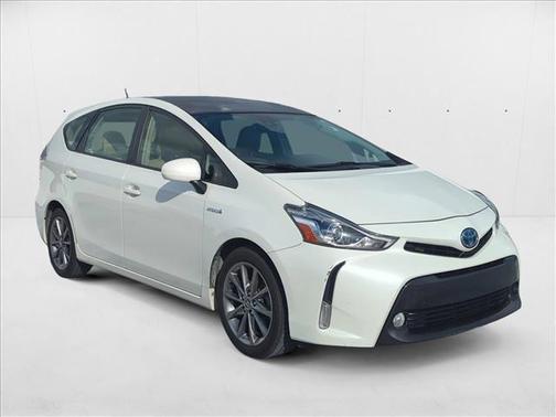 2017 Toyota Prius v Five