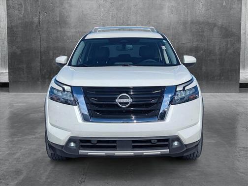 2022 Nissan Pathfinder SL 2WD