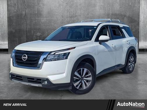 2022 Nissan Pathfinder SL 2WD