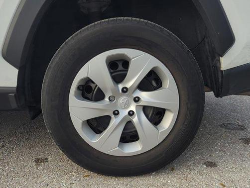 Ice Cap 2024 Toyota RAV4 LE