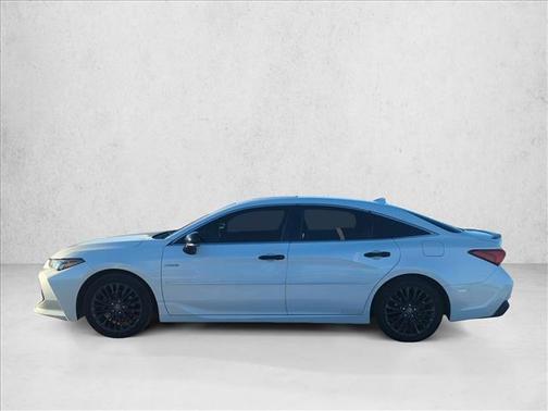 2019 Toyota Avalon Hybrid XSE
