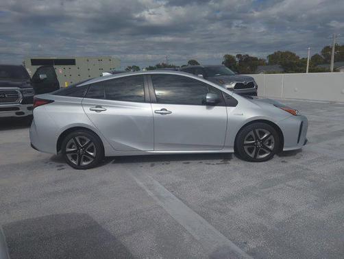 2021 Toyota Prius XLE