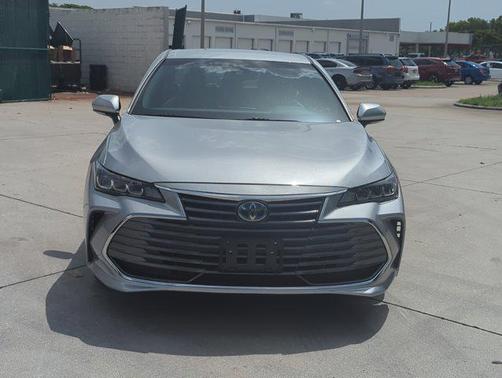2019 Toyota Avalon Hybrid XLE