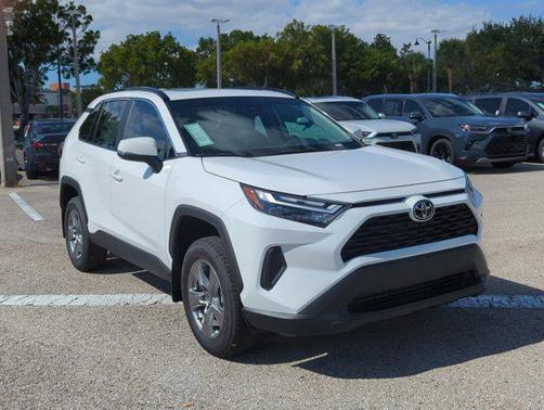 2025 Toyota RAV4 XLE