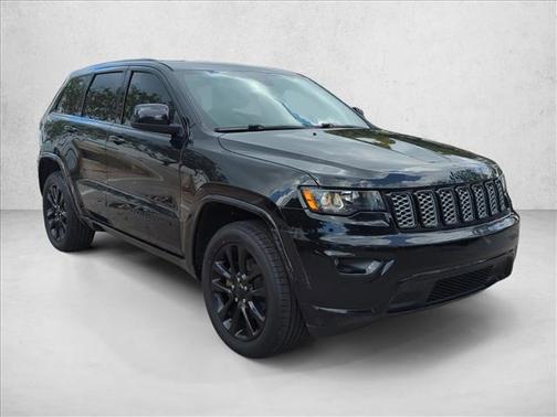 Diamond Black Crystal Pearlcoat 2018 Jeep Grand Cherokee Altitude