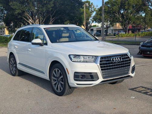 2019 Audi Q7 45 Premium Plus