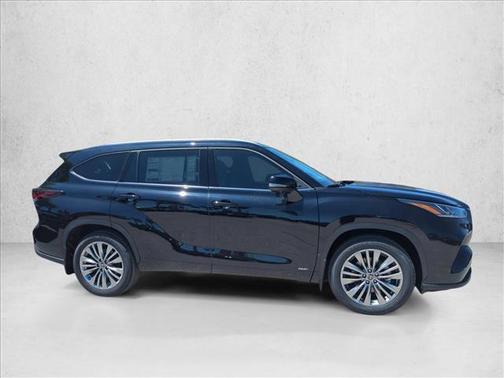 Midnight Black Metallic 2026 Toyota Highlander Hybrid Platinum