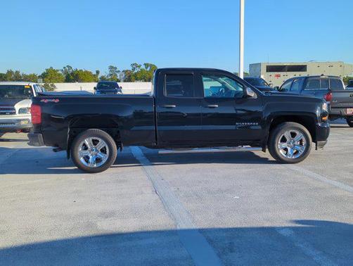2017 Chevrolet Silverado 1500 Custom