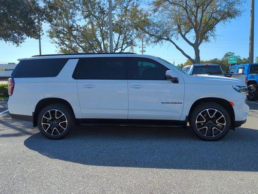 2022 Chevrolet Suburban RST